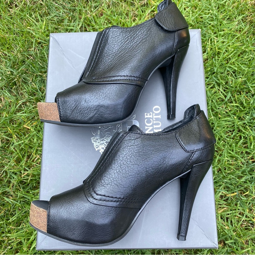 Vince Camuto Pernot Black Leather Booties size 7M - Picture 7 of 10